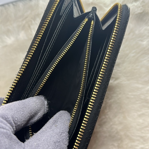 AUTHENTIC PRADA ZIP LONG WALLET - Picture 12 of 17